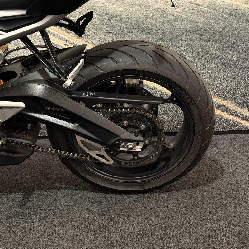 2022 TRIUMPH STREET TRIPLE RS ROAD