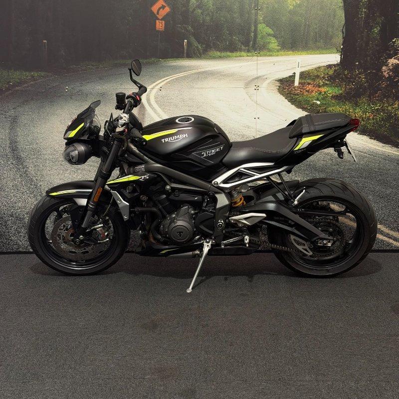 2022 TRIUMPH STREET TRIPLE RS ROAD