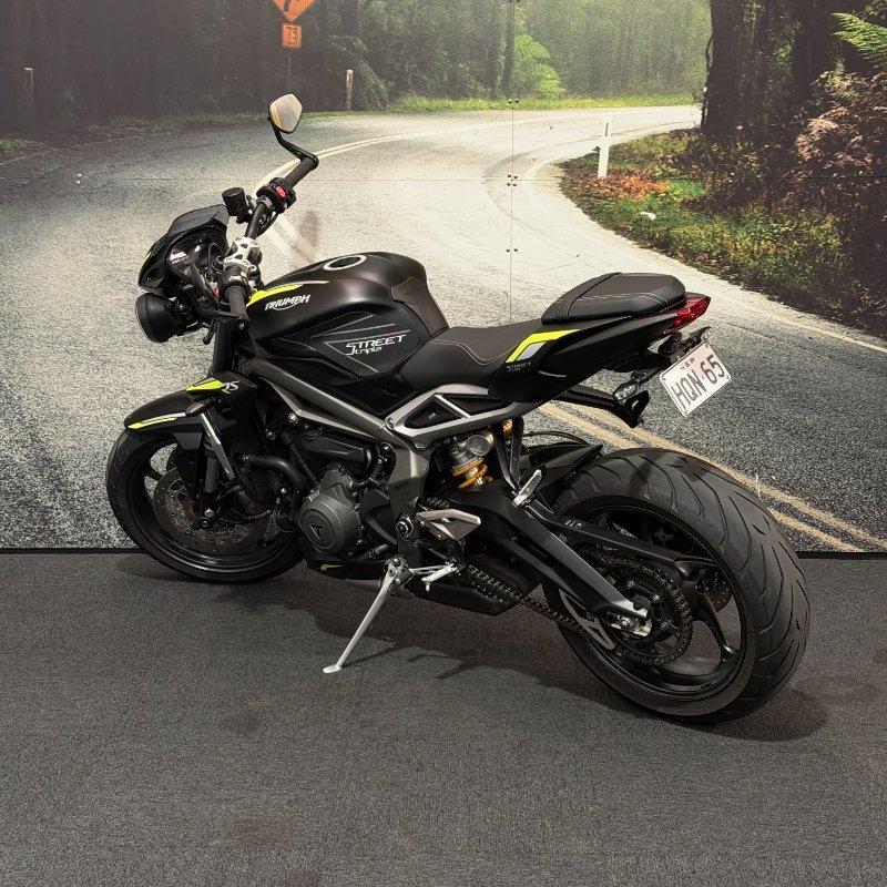 2022 TRIUMPH STREET TRIPLE RS ROAD