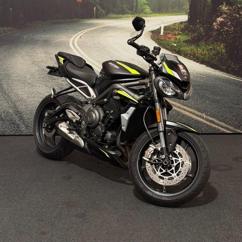 2022 TRIUMPH STREET TRIPLE RS ROAD
