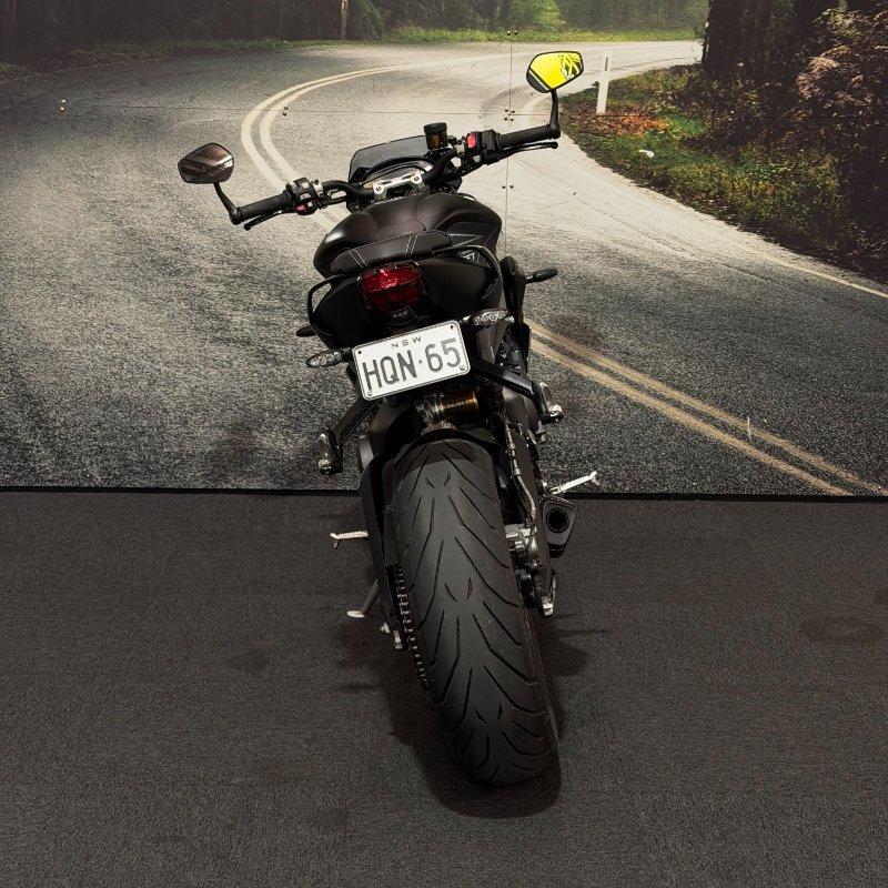 2022 TRIUMPH STREET TRIPLE RS ROAD