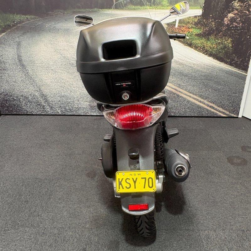2013 APRILIA SCARABEO 200 SCOOTER