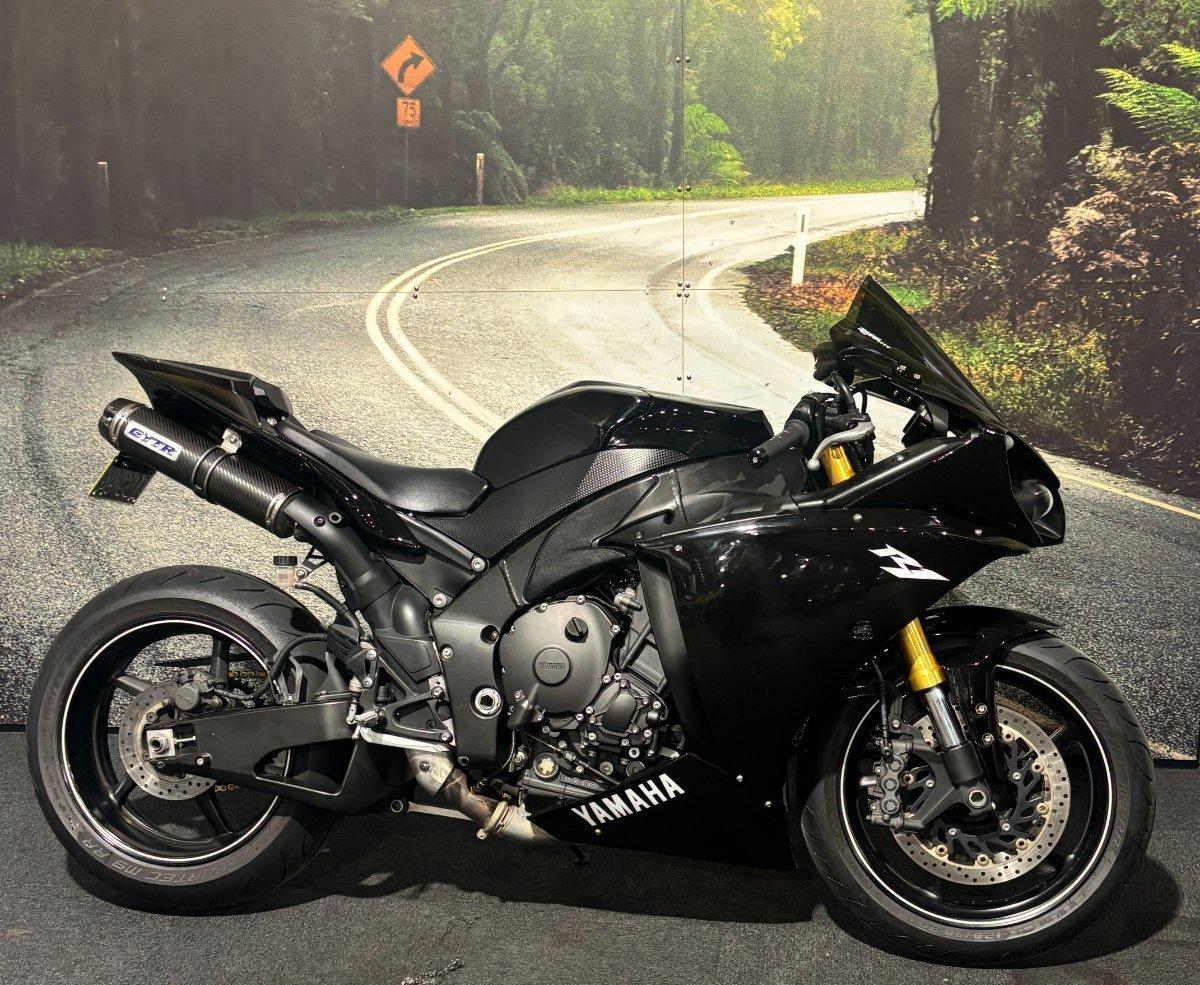 2013 YAMAHA YZF-R1 SPORTS