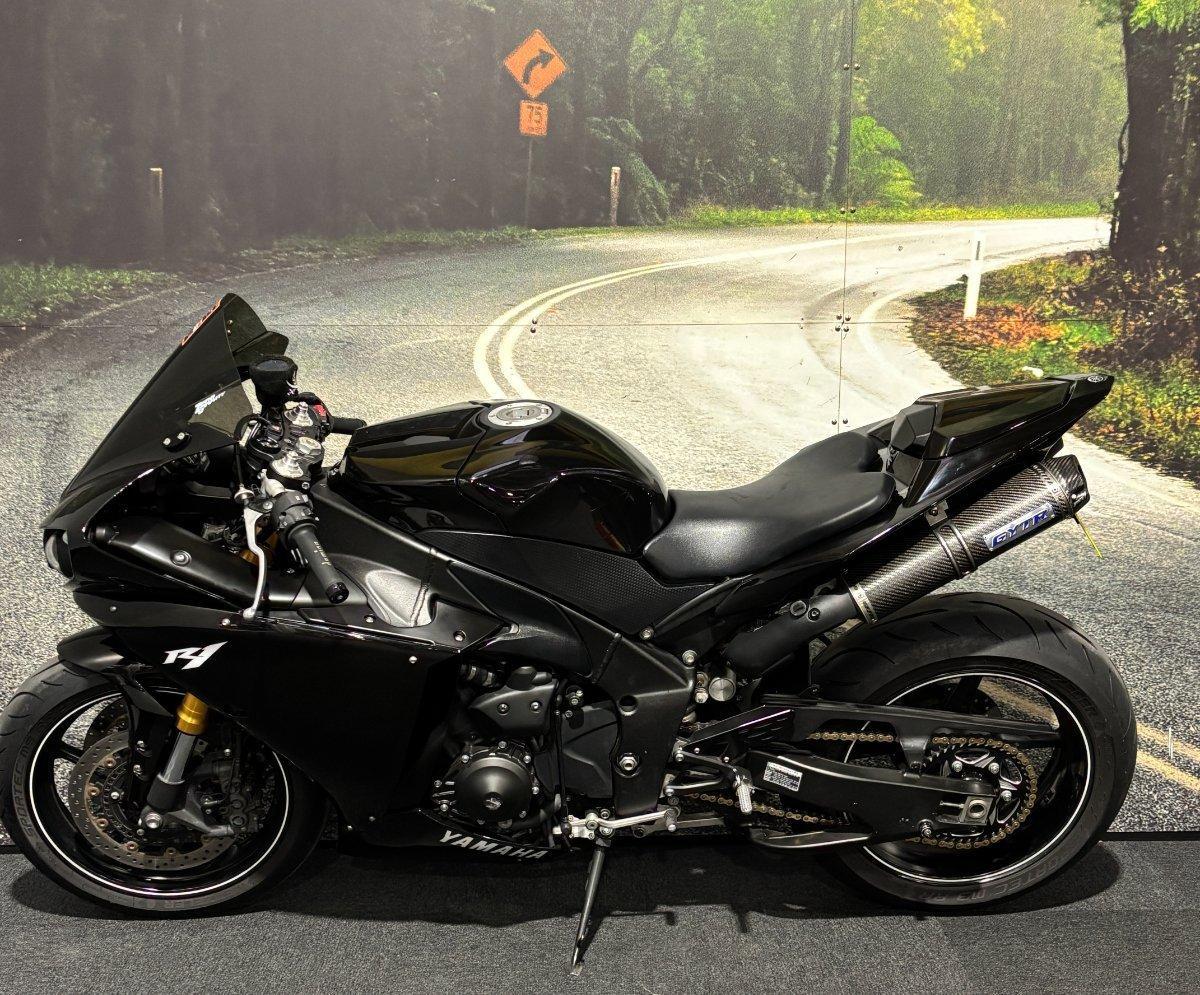 2013 YAMAHA YZF-R1 SPORTS