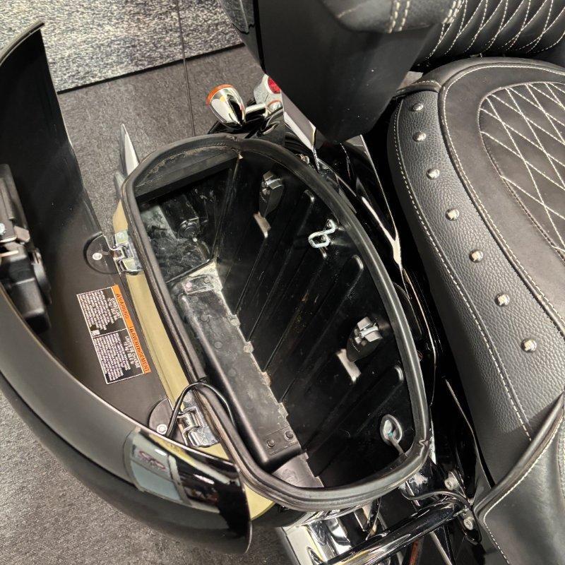2017 INDIAN ROADMASTER CLASSIC CRUISER