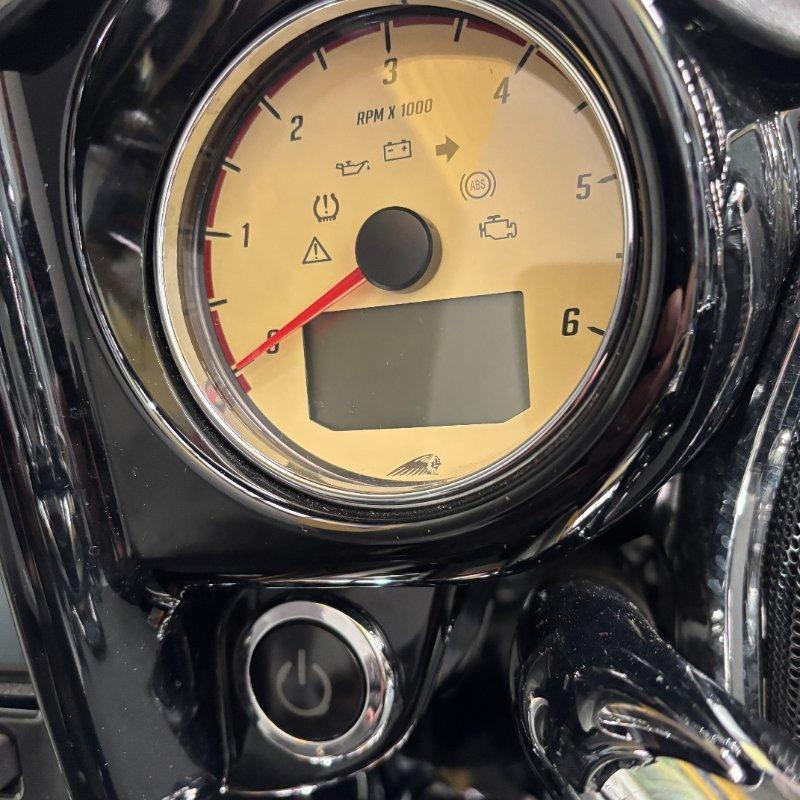 2017 INDIAN ROADMASTER CLASSIC CRUISER
