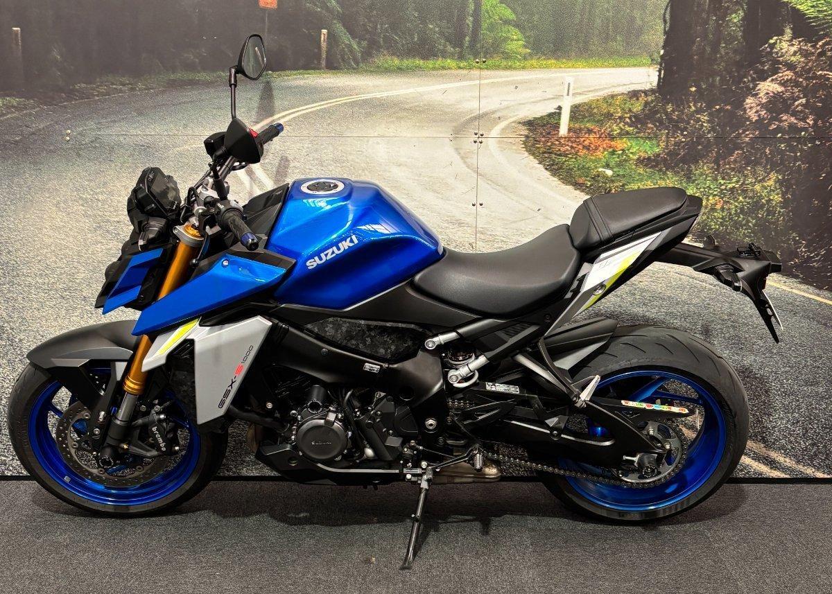 2023 SUZUKI GSX-S1000 ROAD