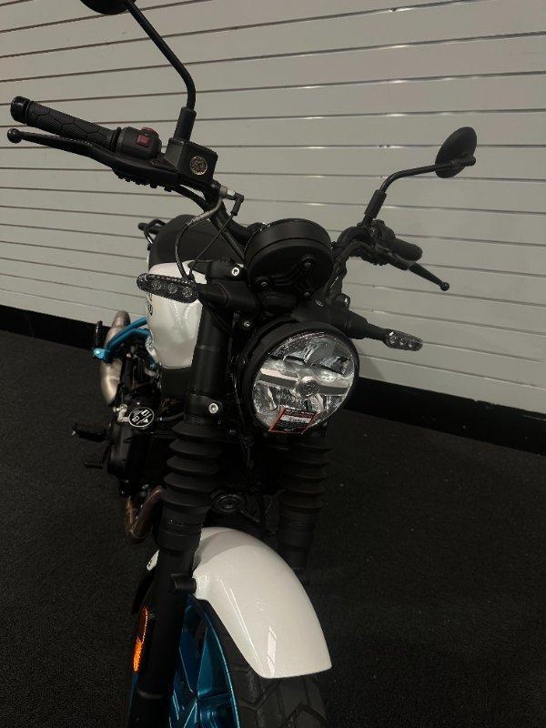 2025 ROYAL ENFIELD GUERILLA 450 ROAD