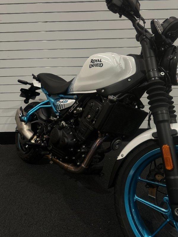 2025 ROYAL ENFIELD GUERILLA 450 ROAD