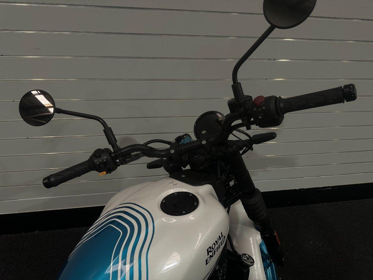 2025 ROYAL ENFIELD GUERILLA 450 ROAD