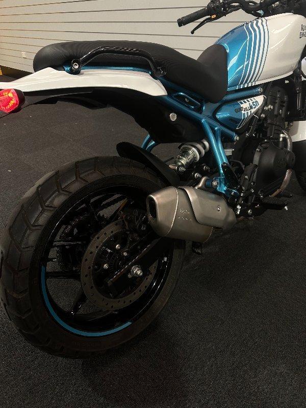 2025 ROYAL ENFIELD GUERILLA 450 ROAD