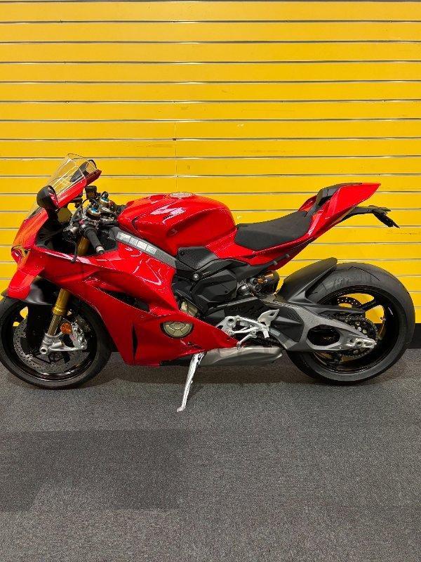 2024 DUCATI PANIGALE V4 S SPORTS