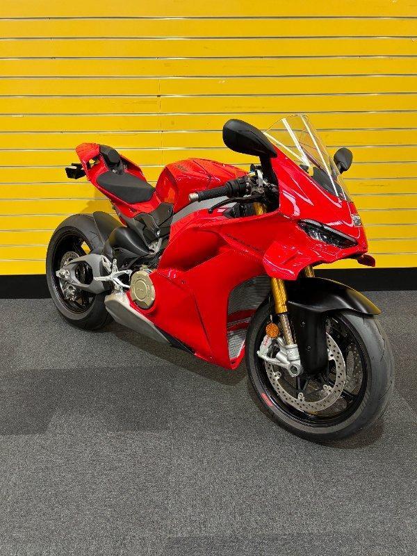 2024 DUCATI PANIGALE V4 S SPORTS