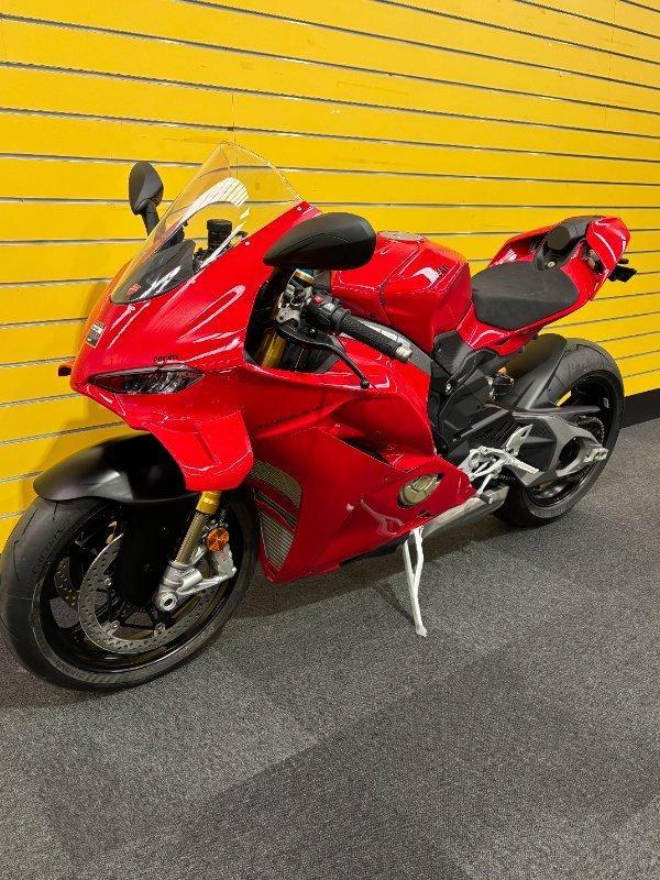 2024 DUCATI PANIGALE V4 S SPORTS