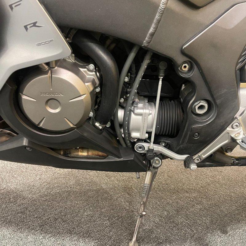 2010 HONDA VFR1200F ROAD