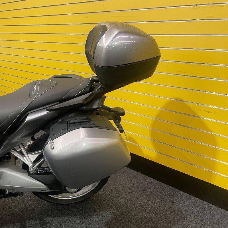 2010 HONDA VFR1200F ROAD