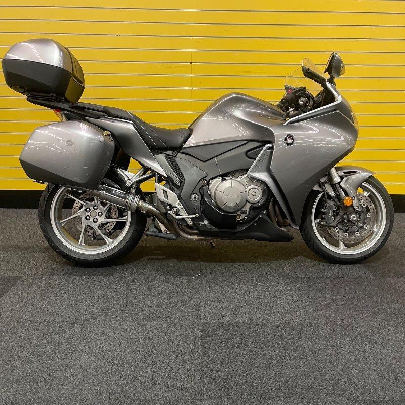 2010 HONDA VFR1200F ROAD