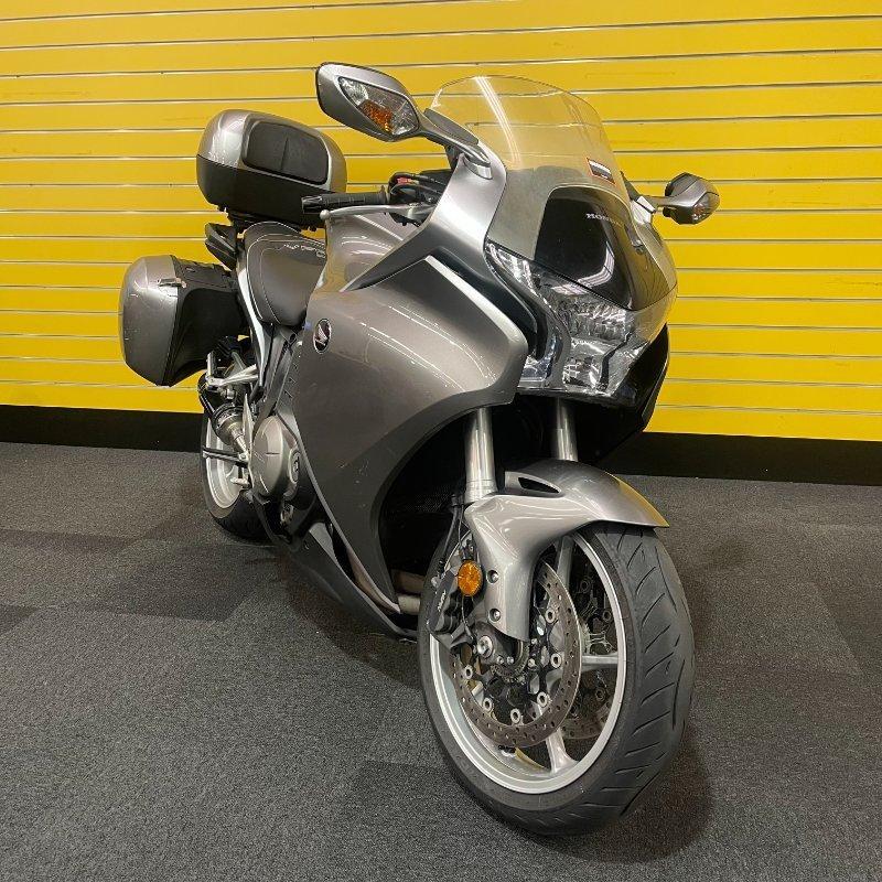 2010 HONDA VFR1200F ROAD
