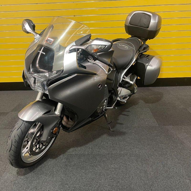 2010 HONDA VFR1200F ROAD