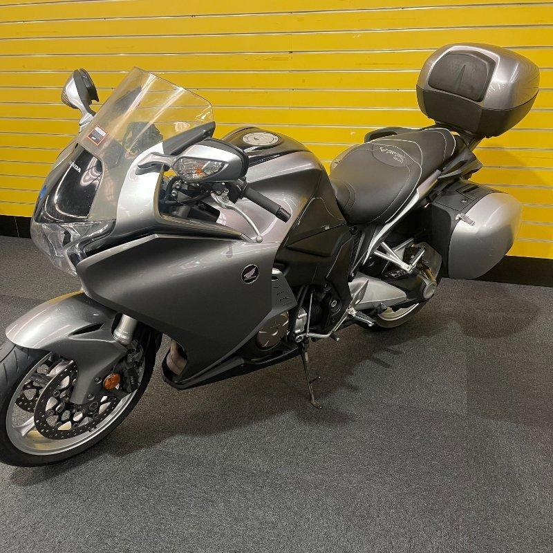 2010 HONDA VFR1200F ROAD