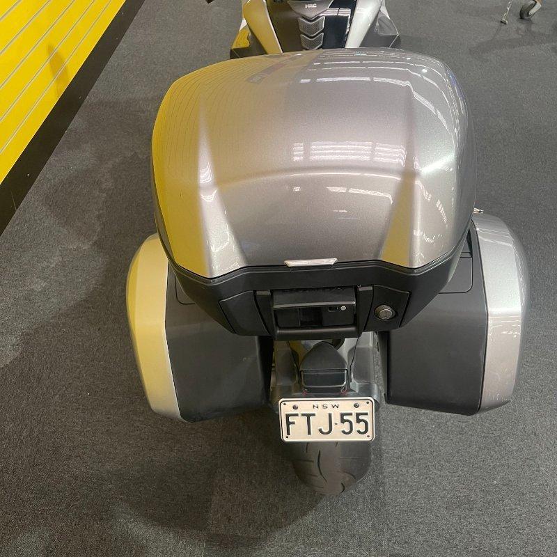 2010 HONDA VFR1200F ROAD