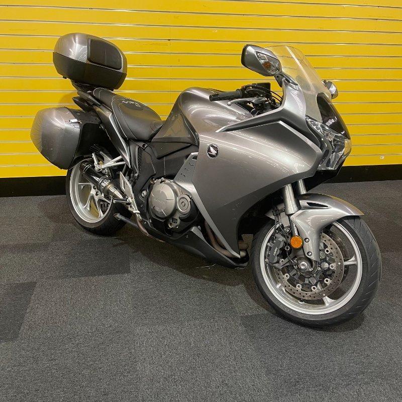 2010 HONDA VFR1200F ROAD