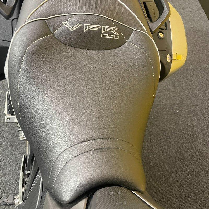 2010 HONDA VFR1200F ROAD