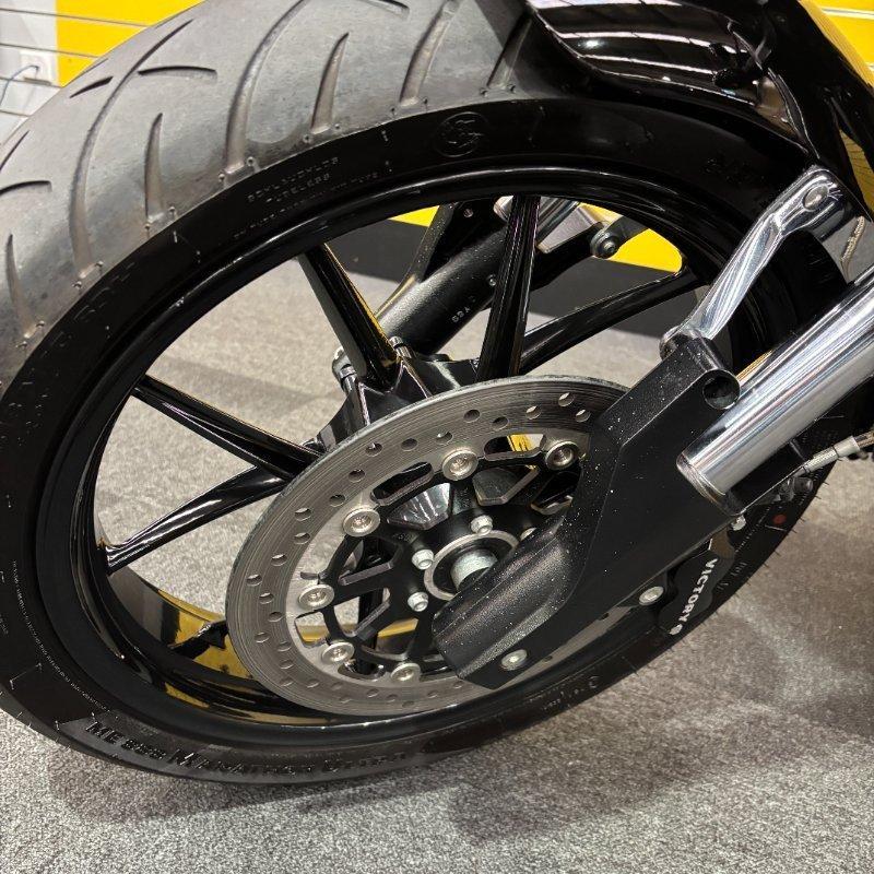 2016 VICTORY HAMMER 8-BALL CRUISER