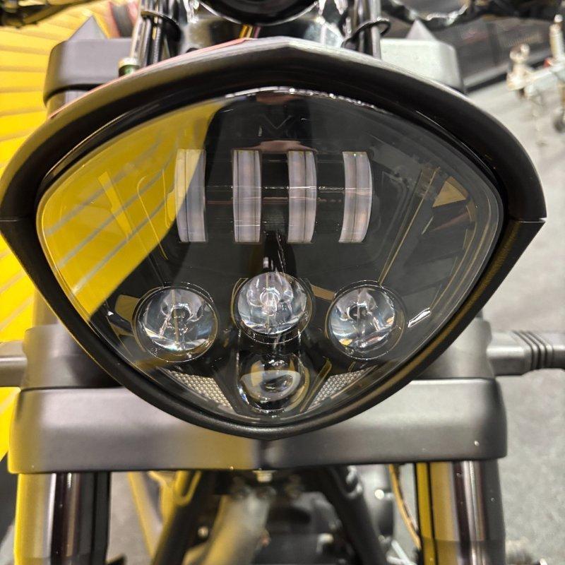 2016 VICTORY HAMMER 8-BALL CRUISER