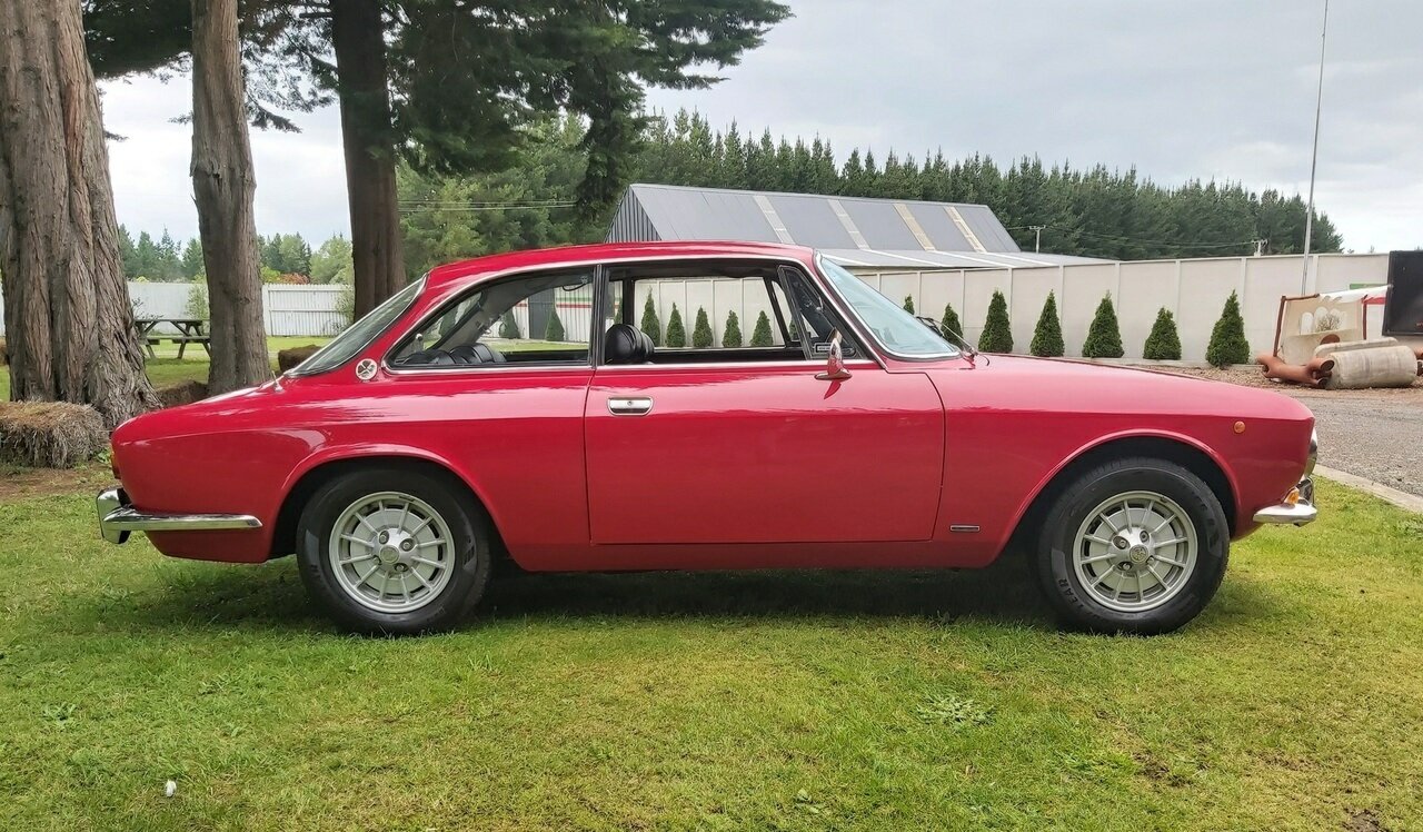 1971 ALFA ROMEO GTV 1750 5 SP MANUAL 2D COUPE