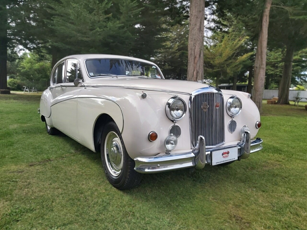1959 JAGUAR MARK VIII AUTOMATIC SEDAN