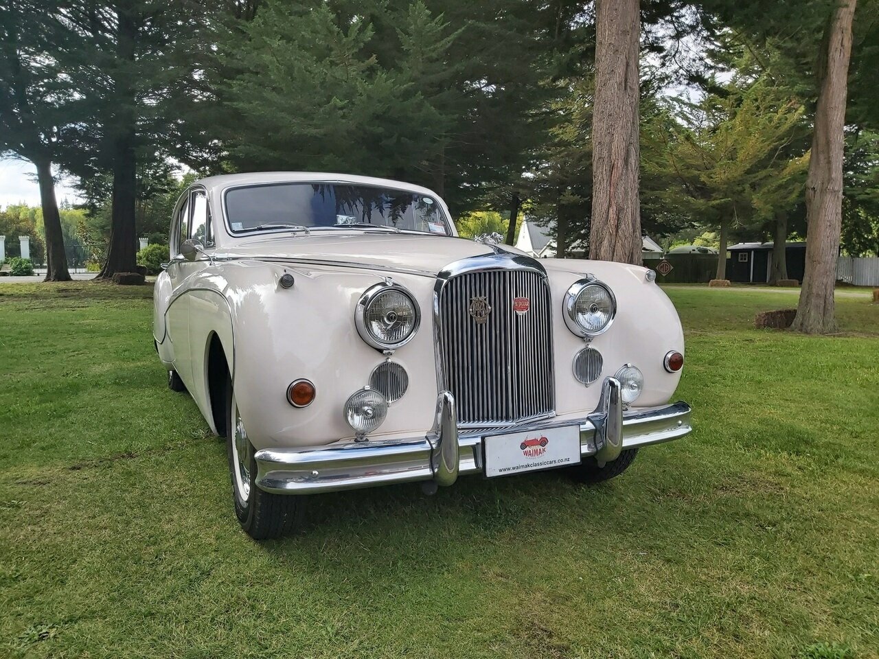 1959 JAGUAR MARK VIII AUTOMATIC SEDAN