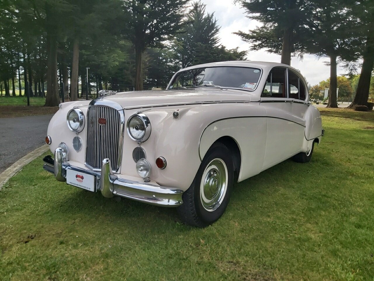 1959 JAGUAR MARK VIII AUTOMATIC SEDAN