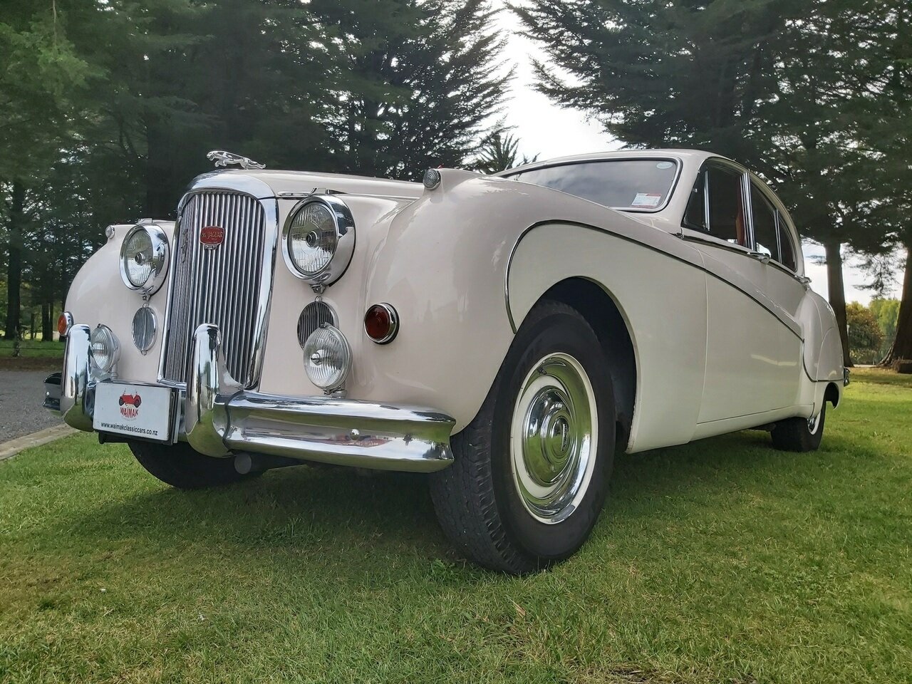 1959 JAGUAR MARK VIII AUTOMATIC SEDAN