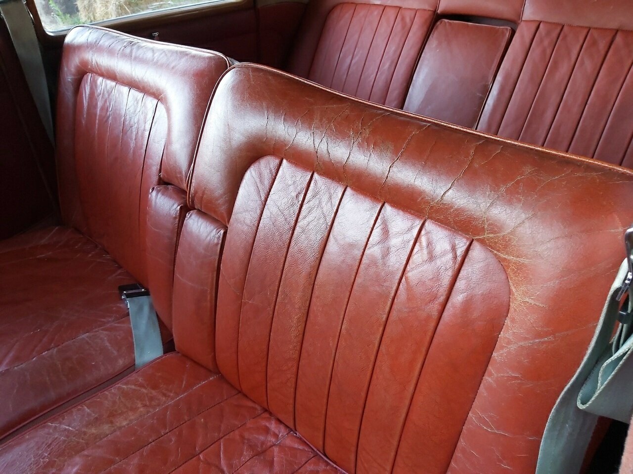 1958 ROVER 105 S 4D SEDAN