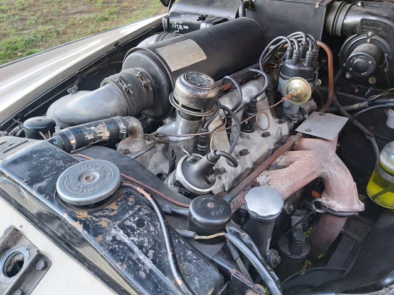 1958 ROVER 105 S 4D SEDAN