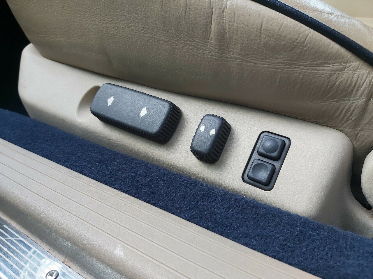1997 ROVER 825 AUTOMATIC 2D COUPE