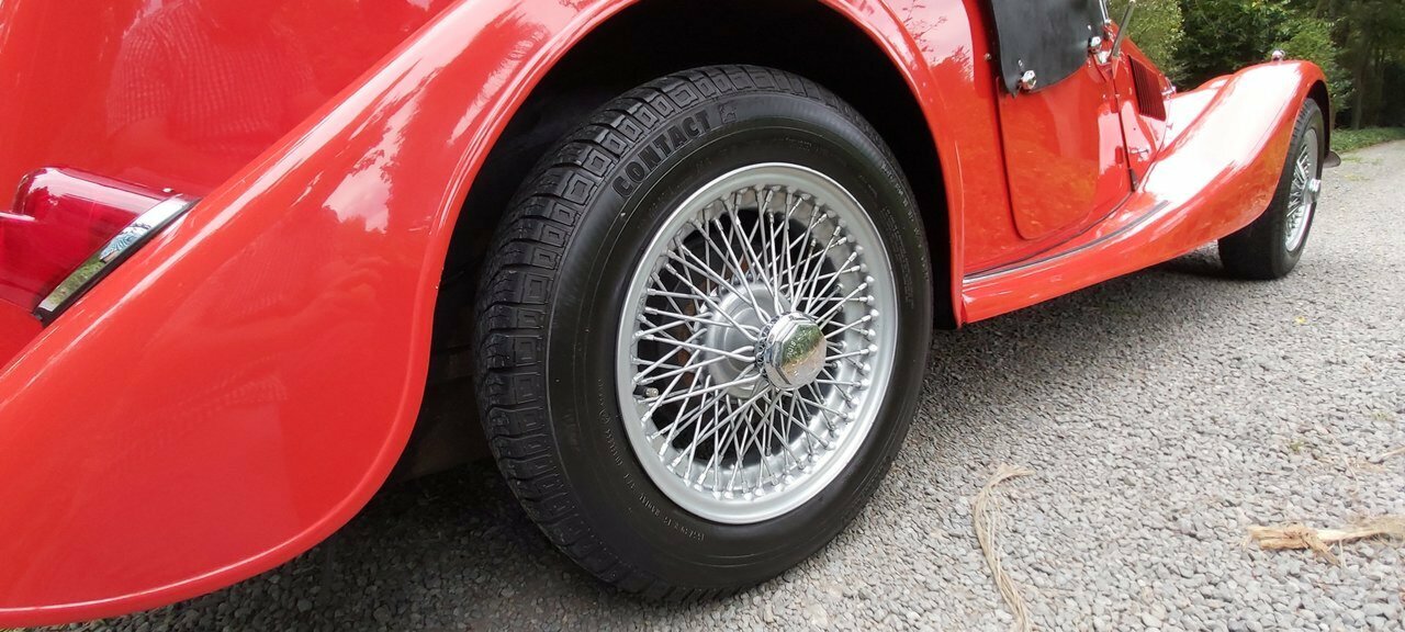 1970 MORGAN 4/4 1600 4 SP MANUAL 2D ROADSTER
