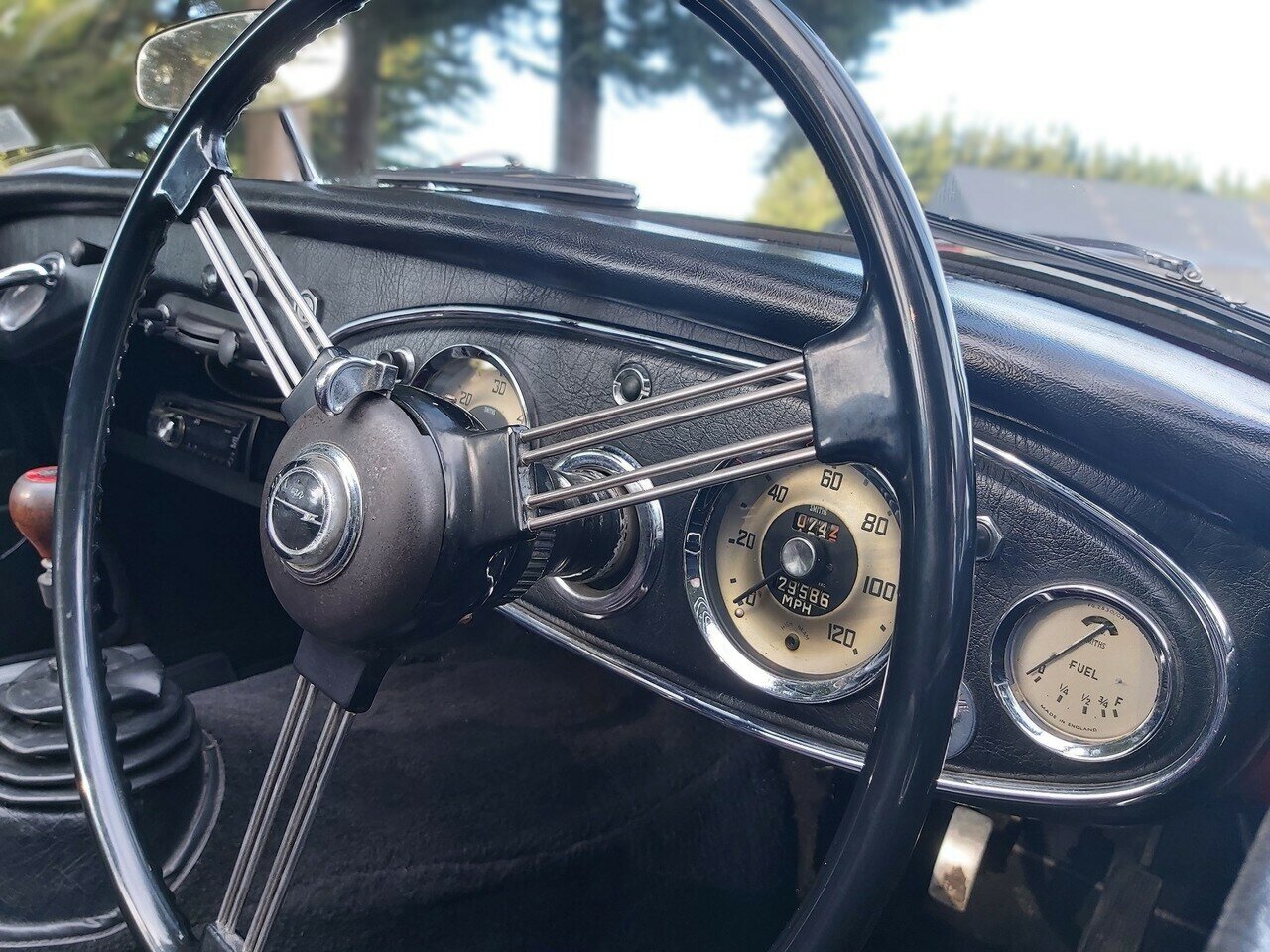 1963 AUSTIN HEALEY 3000 MK II BJ7 4 SP MAN + OVERDRIVE 2D CABRIOLET