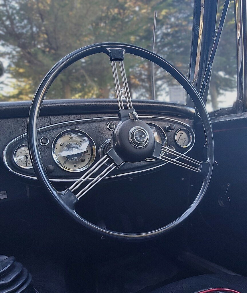 1963 AUSTIN HEALEY 3000 MK II BJ7 4 SP MAN + OVERDRIVE 2D CABRIOLET