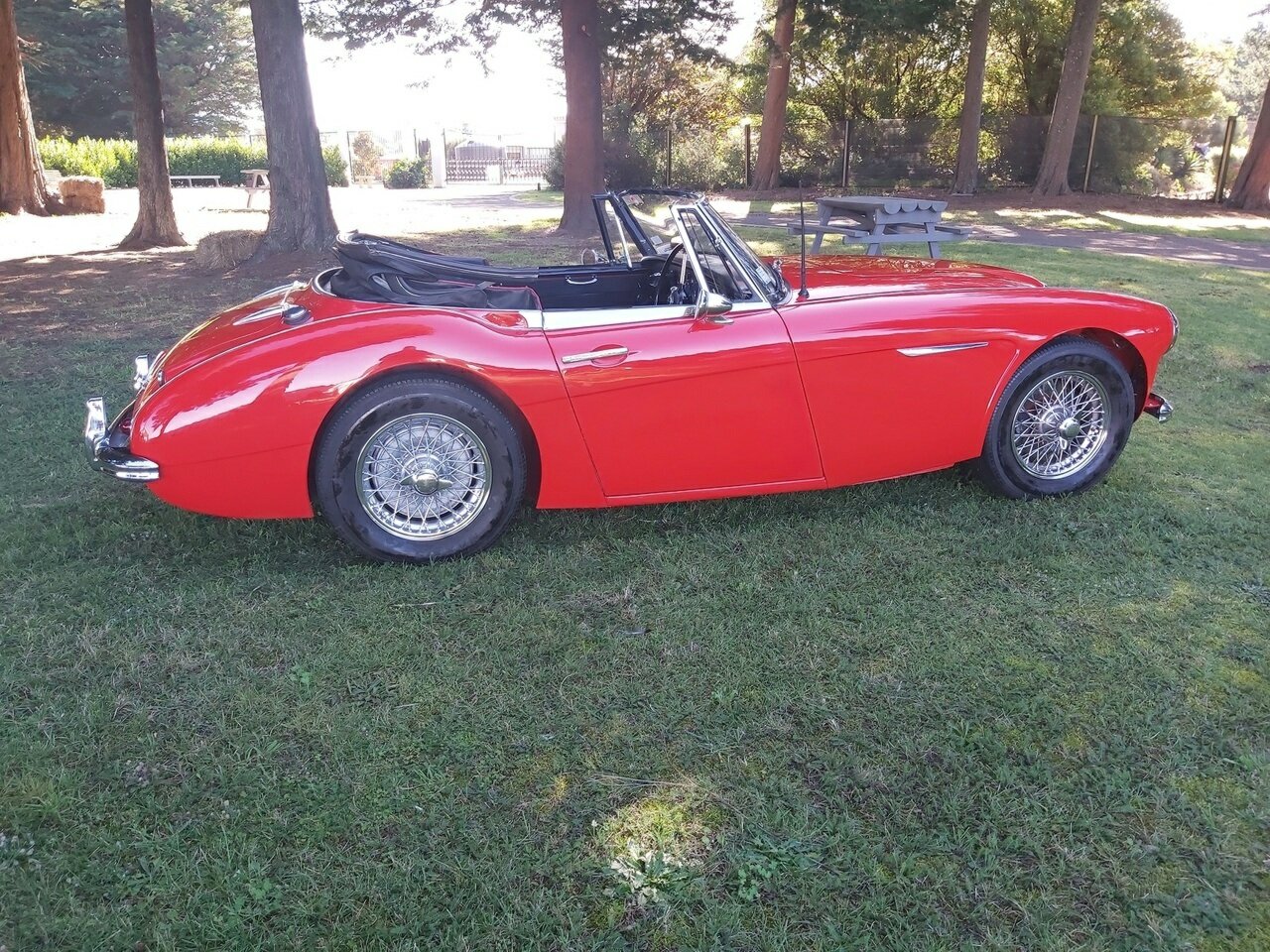 1963 AUSTIN HEALEY 3000 MK II BJ7 4 SP MAN + OVERDRIVE 2D CABRIOLET