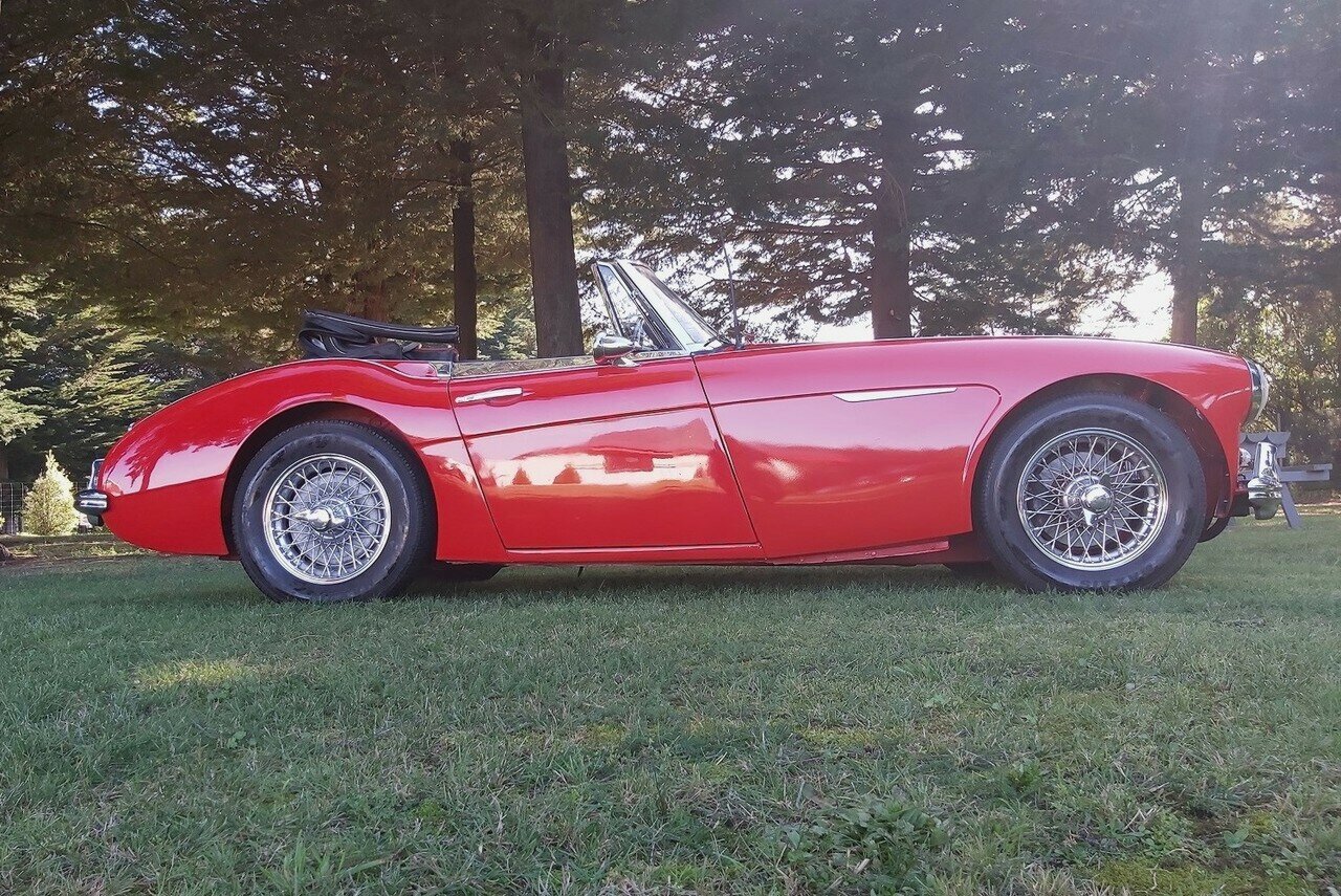 1963 AUSTIN HEALEY 3000 MK II BJ7 4 SP MAN + OVERDRIVE 2D CABRIOLET