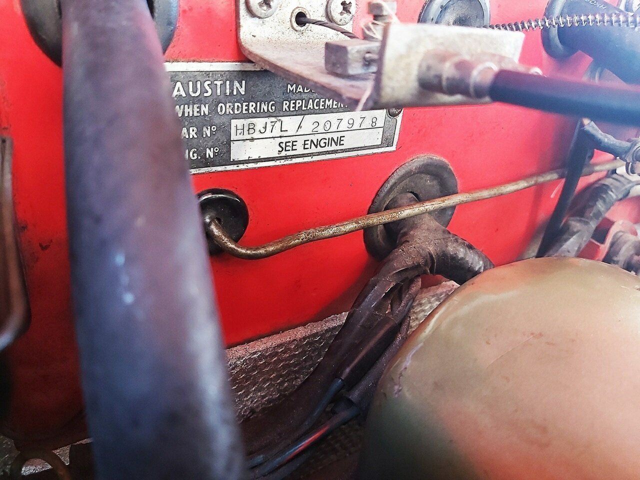 1963 AUSTIN HEALEY 3000 MK II BJ7 4 SP MAN + OVERDRIVE 2D CABRIOLET