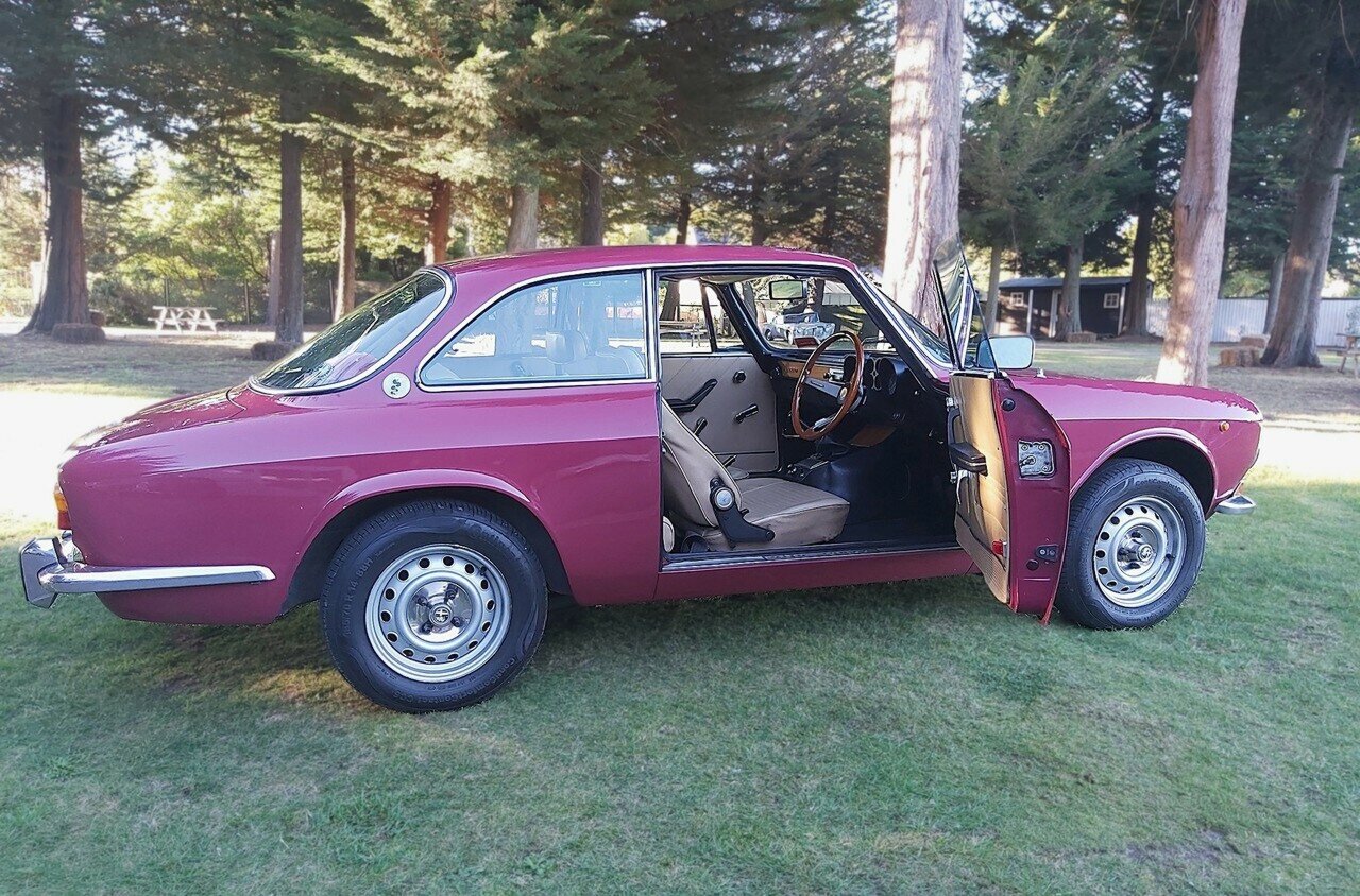 1974 ALFA ROMEO GTV 2000 5 SP MANUAL 2D COUPE