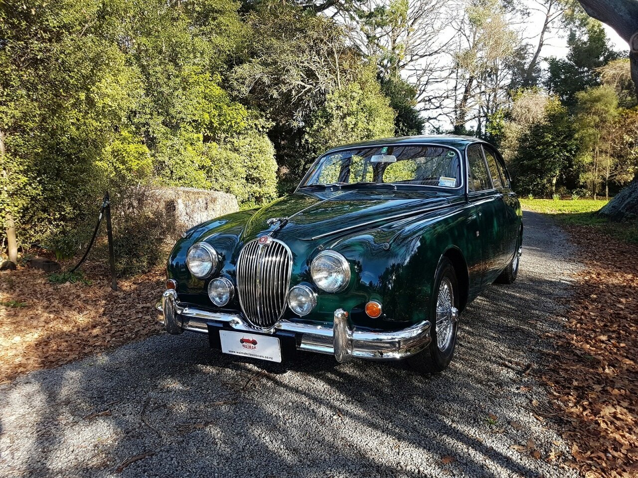 1963 JAGUAR MK II 3.4 4 SP MAN + OVERDRIVE 4D SEDAN