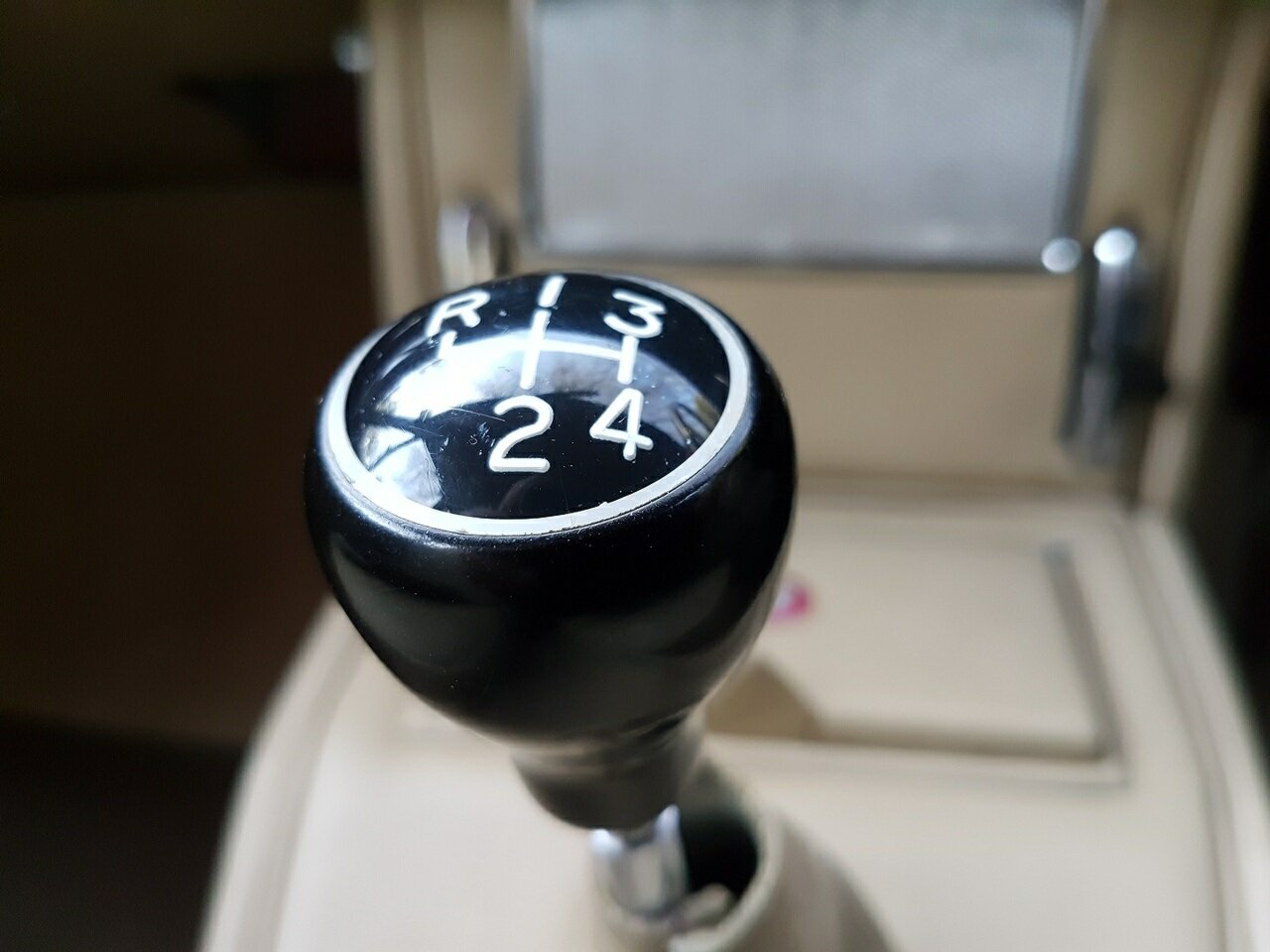 1963 JAGUAR MK II 3.4 4 SP MAN + OVERDRIVE 4D SEDAN