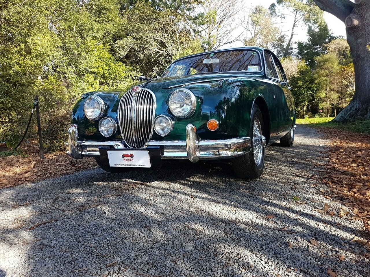 1963 JAGUAR MK II 3.4 4 SP MAN + OVERDRIVE 4D SEDAN