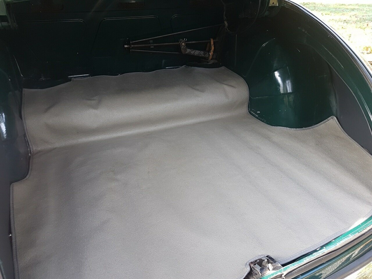 1963 JAGUAR MK II 3.4 4 SP MAN + OVERDRIVE 4D SEDAN