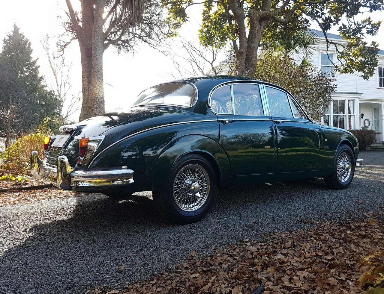 1963 JAGUAR MK II 3.4 4 SP MAN + OVERDRIVE 4D SEDAN