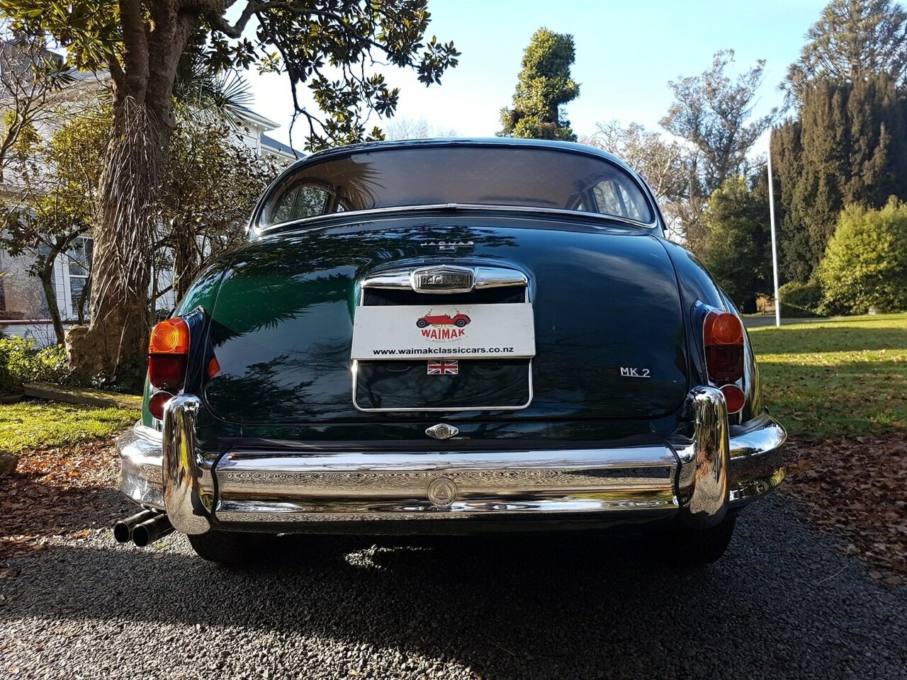1963 JAGUAR MK II 3.4 4 SP MAN + OVERDRIVE 4D SEDAN